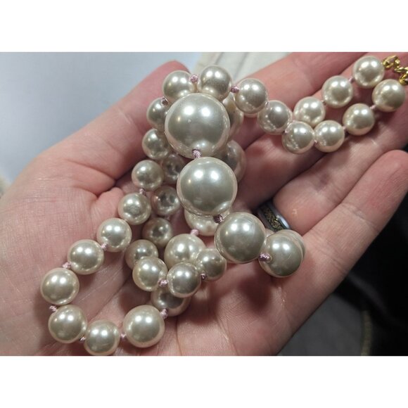 Vintage Elegant Hand Knotted Graduated Faux Pearl Necklace - Picture 3 of 5